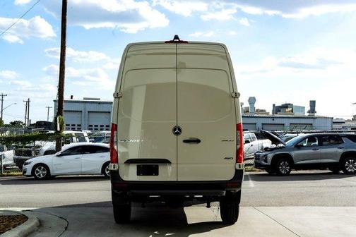 2025 Mercedes-Benz Sprinter 2500 Standard Roof
