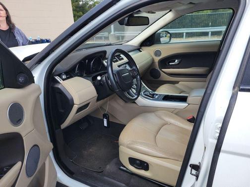 Fuji White 2017 Land Rover Range Rover Evoque SE