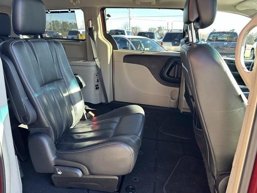 2015 Chrysler Town & Country Touring-L