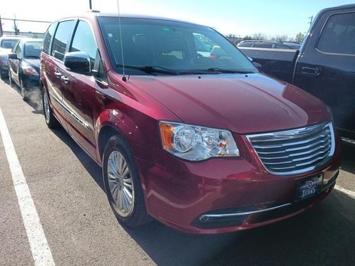 2015 Chrysler Town & Country Touring-L