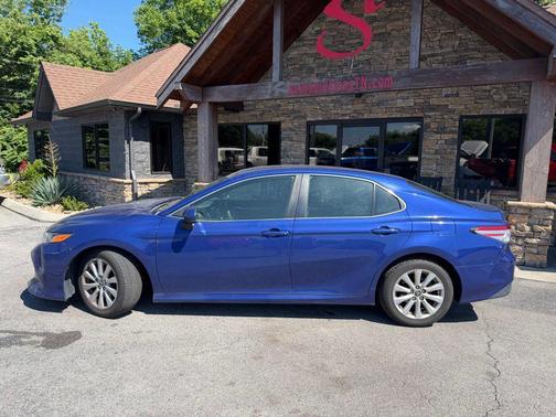 Blue 2018 Toyota Camry LE