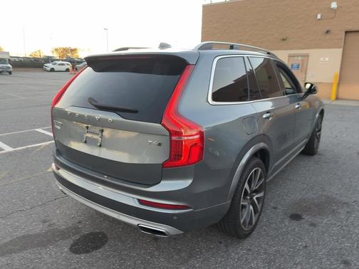 2019 Volvo XC90 T6 Momentum