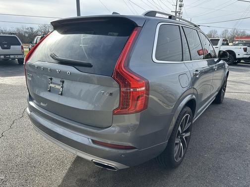 2019 Volvo XC90 T6 Momentum