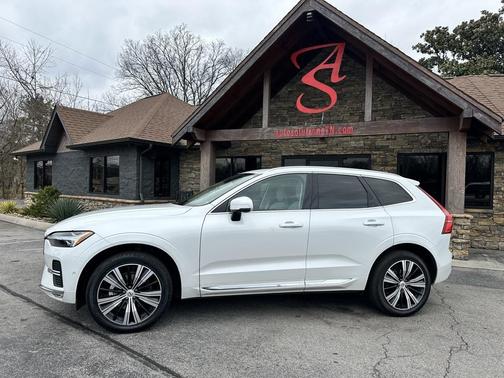 2023 Volvo XC60 B5 Plus Bright Theme