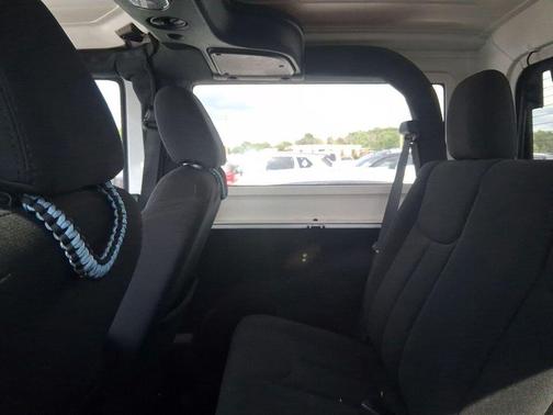 Bright White Clearcoat 2017 Jeep Wrangler Sport
