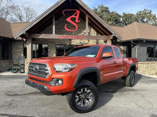 2017 Toyota Tacoma Base