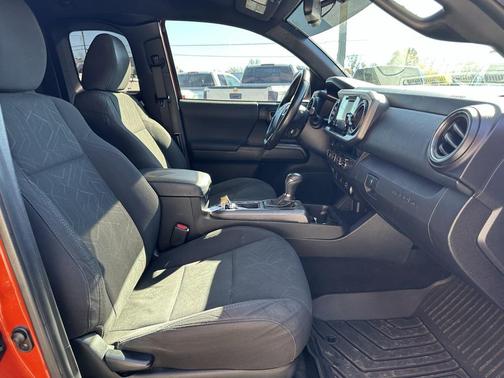 2017 Toyota Tacoma Base