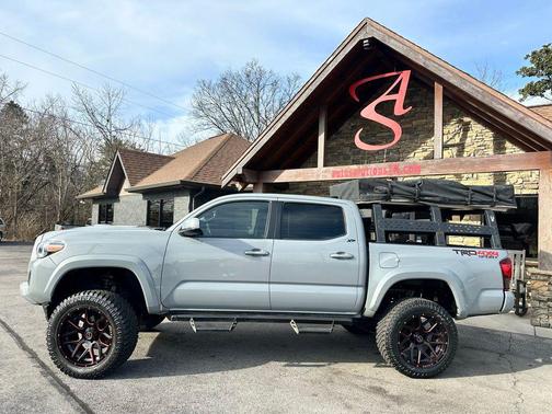 2019 Toyota Tacoma TRD Sport
