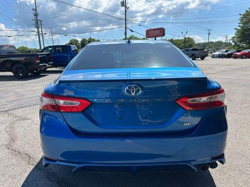 Blue Streak Metallic 2019 Toyota Camry SE