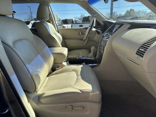 2016 INFINITI QX80 Base
