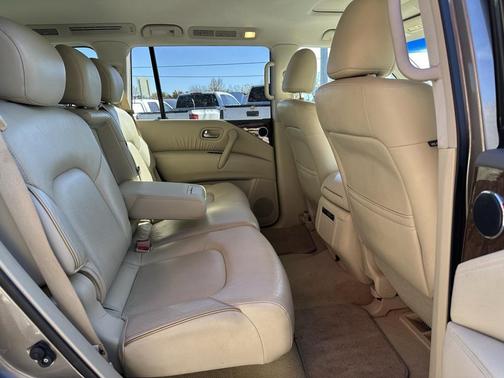 2016 INFINITI QX80 Base