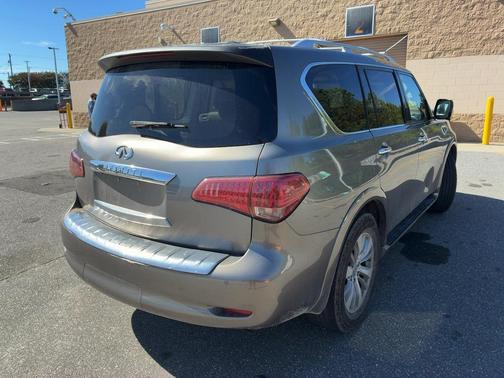 2016 INFINITI QX80 Base