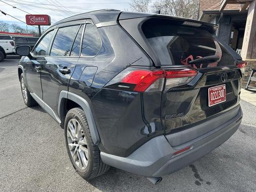 2019 Toyota RAV4 XLE Premium