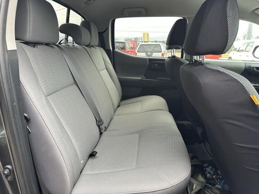 2019 Toyota Tacoma SR