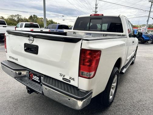 2014 Nissan Titan SV