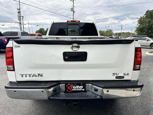 2014 Nissan Titan SV