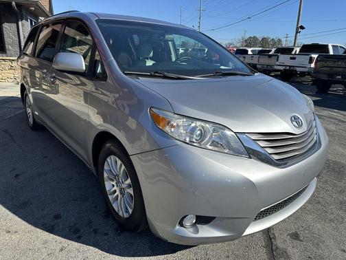 2017 Toyota Sienna SE