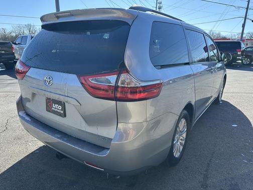 2017 Toyota Sienna SE