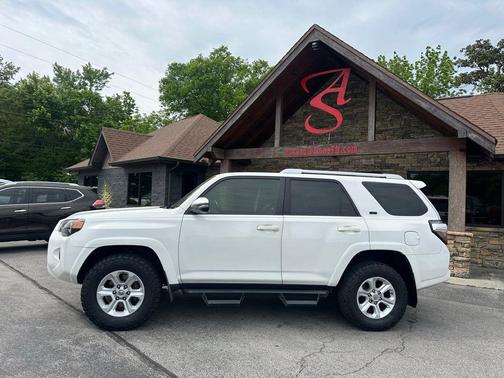 Super White 2018 Toyota 4Runner SR5 Premium