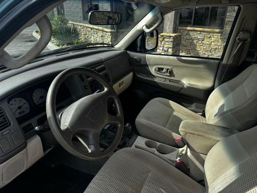 2004 Mitsubishi Montero Sport LS