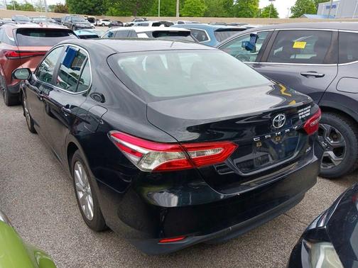 Midnight Black Metallic 2018 Toyota Camry LE