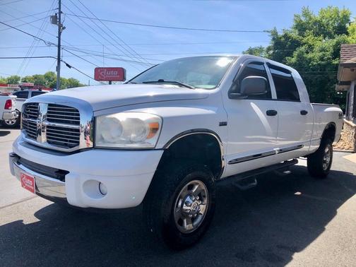 Photo 3 of 29 of 2009 Dodge Ram 2500 Laramie