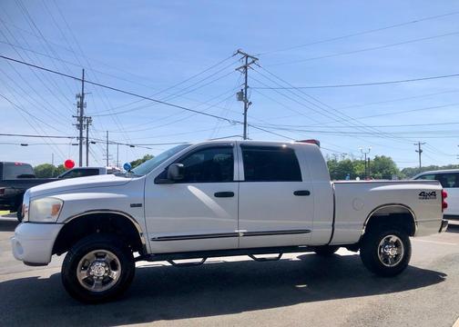 Photo 4 of 29 of 2009 Dodge Ram 2500 Laramie