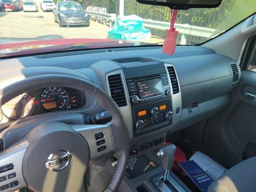 2017 Nissan Frontier SV
