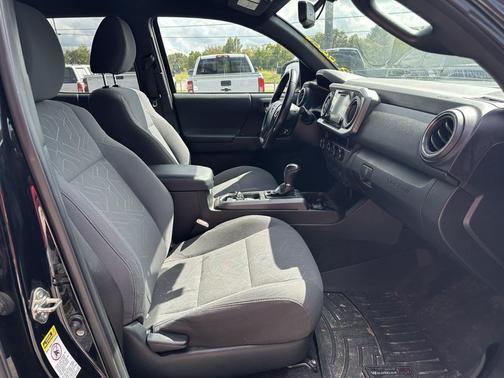 2016 Toyota Tacoma Base