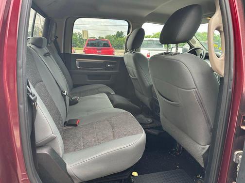 Delmonico Red Pearlcoat 2016 RAM 1500 Big Horn