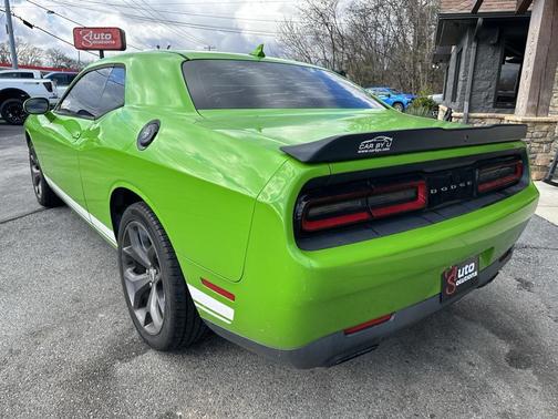 2017 Dodge Challenger SXT