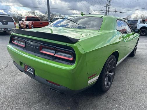 2017 Dodge Challenger SXT