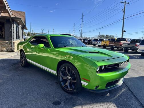 2017 Dodge Challenger SXT
