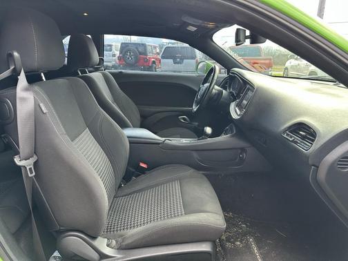 2017 Dodge Challenger SXT