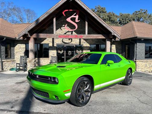 2017 Dodge Challenger SXT