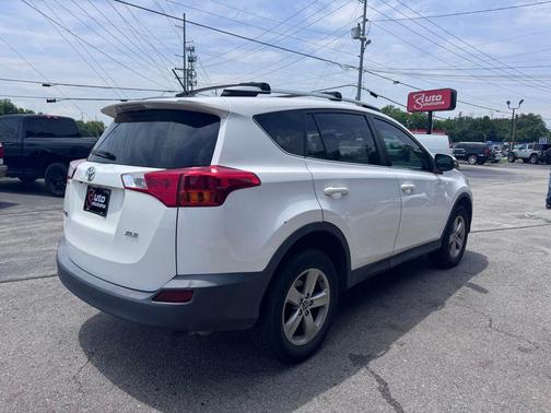 Super White 2015 Toyota RAV4 XLE