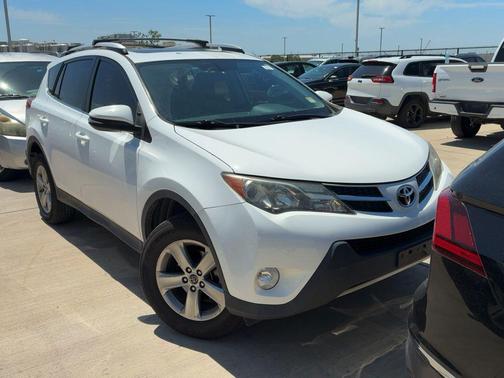 Super White 2015 Toyota RAV4 XLE