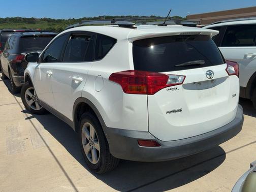 Super White 2015 Toyota RAV4 XLE