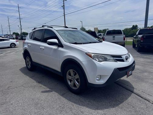 Super White 2015 Toyota RAV4 XLE