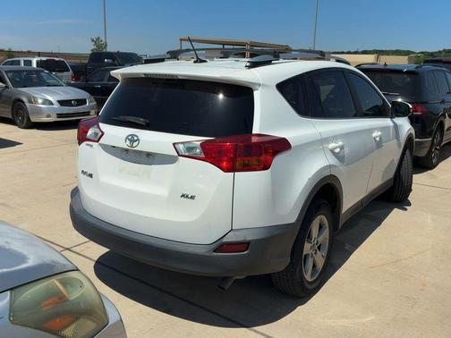 Super White 2015 Toyota RAV4 XLE