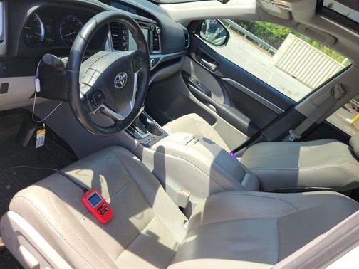 Blizzard Pearl 2017 Toyota Highlander Limited Platinum