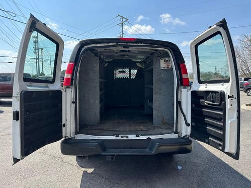Summit White 2018 Chevrolet Express 2500 Work Van
