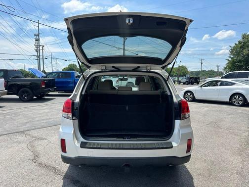 Satin White Pearl 2013 Subaru Outback 3.6R Limited