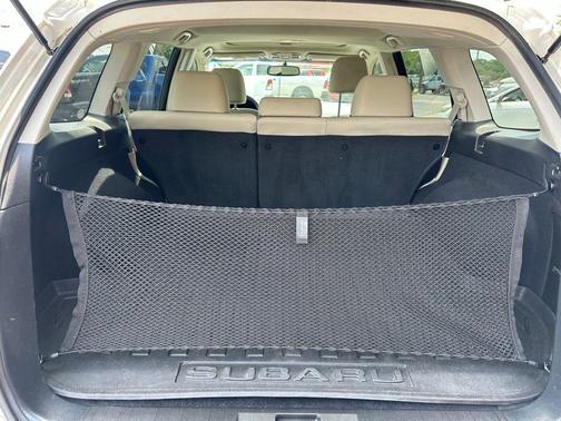Satin White Pearl 2013 Subaru Outback 3.6R Limited