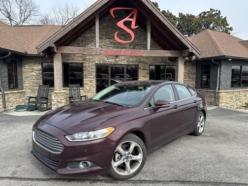 Bordeaux Reserve 2013 Ford Fusion SE Sedan