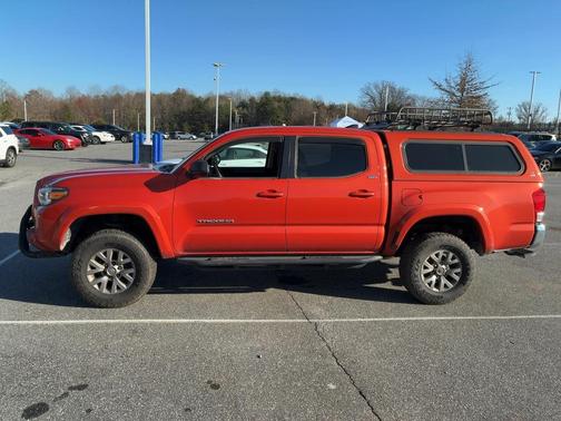 2017 Toyota Tacoma SR5