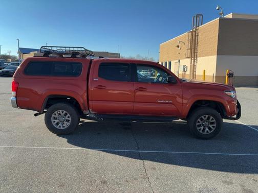 2017 Toyota Tacoma SR5