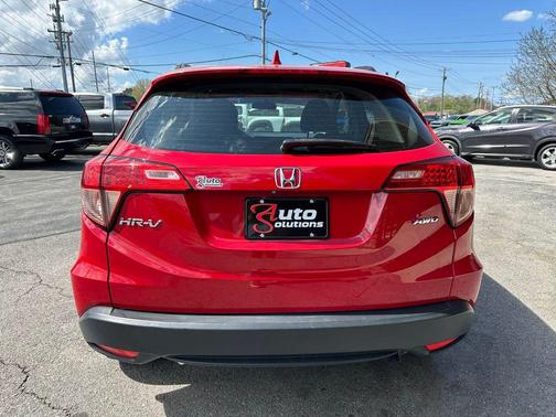 Milano Red 2018 Honda HR-V LX