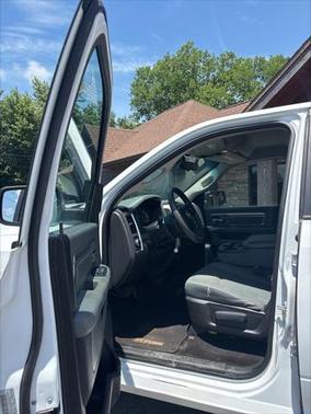 2017 RAM 2500 SLT Crew Cab 4x4 6'4' Box