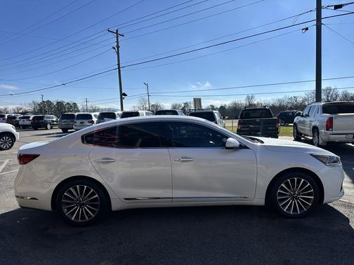2017 Kia Cadenza Premium